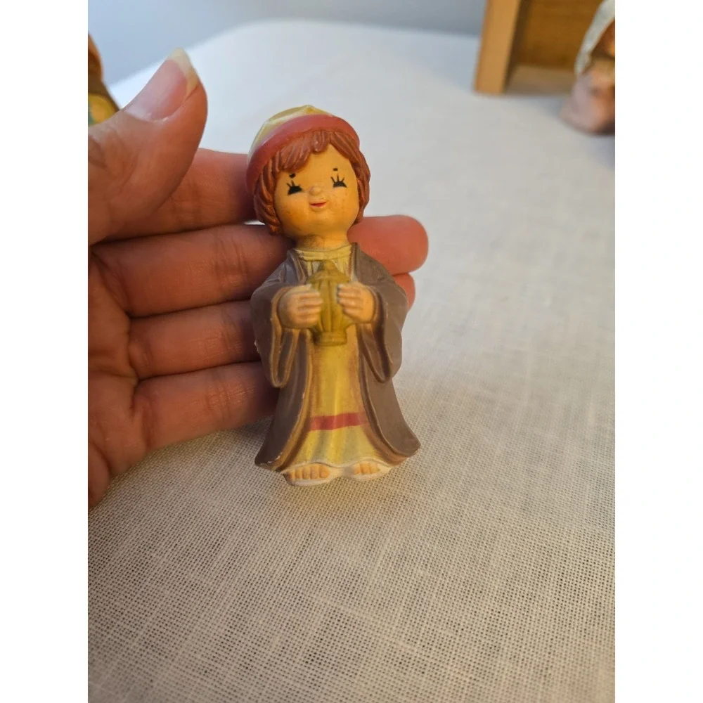 Vintage Nativity Set with Stable And 13 Figurines